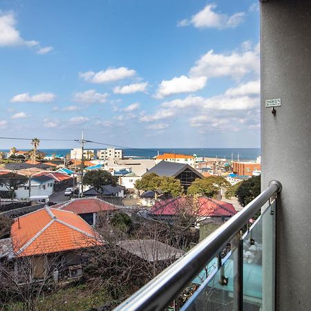 מלון Ramada By Wyndham Jeju Hamdeok מראה חיצוני תמונה