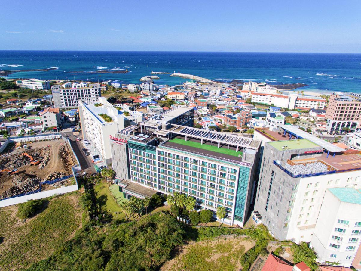 מלון Ramada By Wyndham Jeju Hamdeok מראה חיצוני תמונה