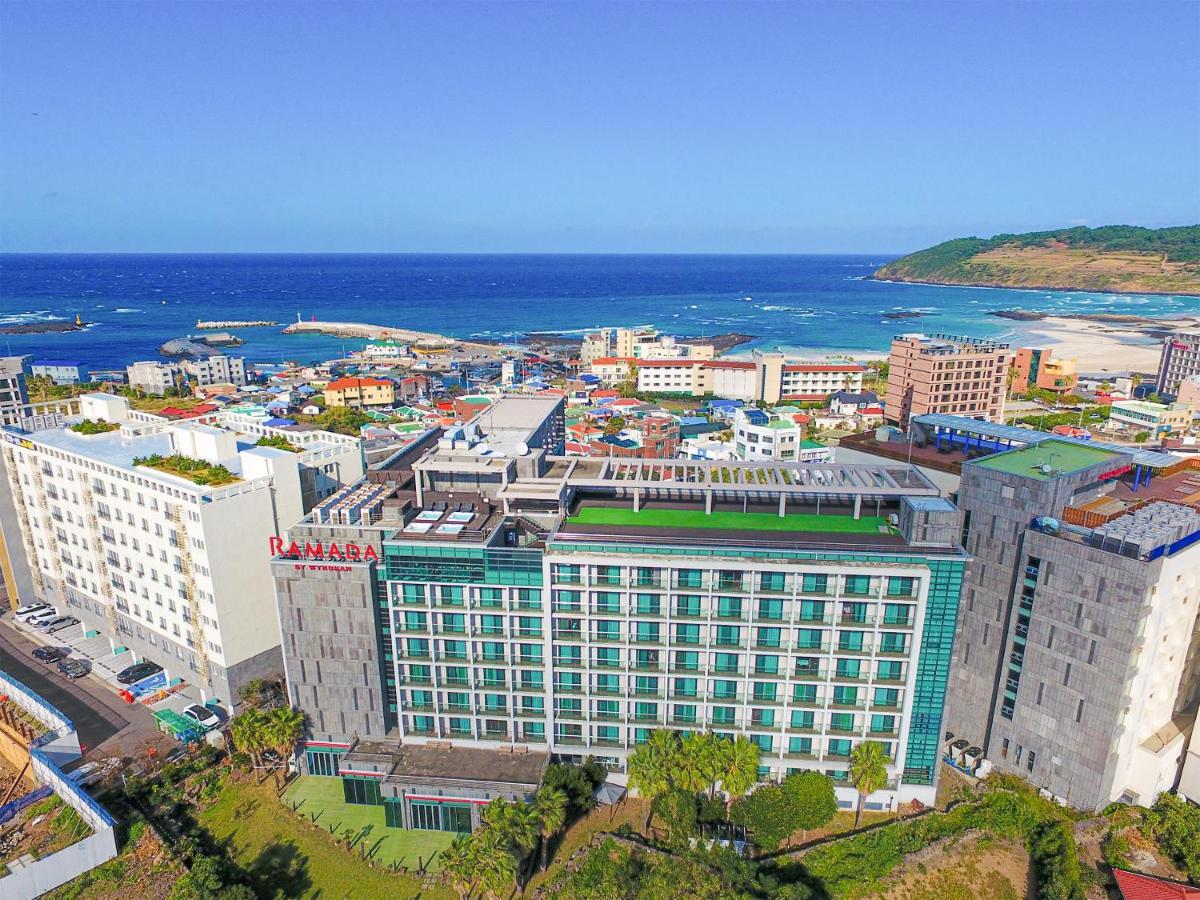 מלון Ramada By Wyndham Jeju Hamdeok מראה חיצוני תמונה