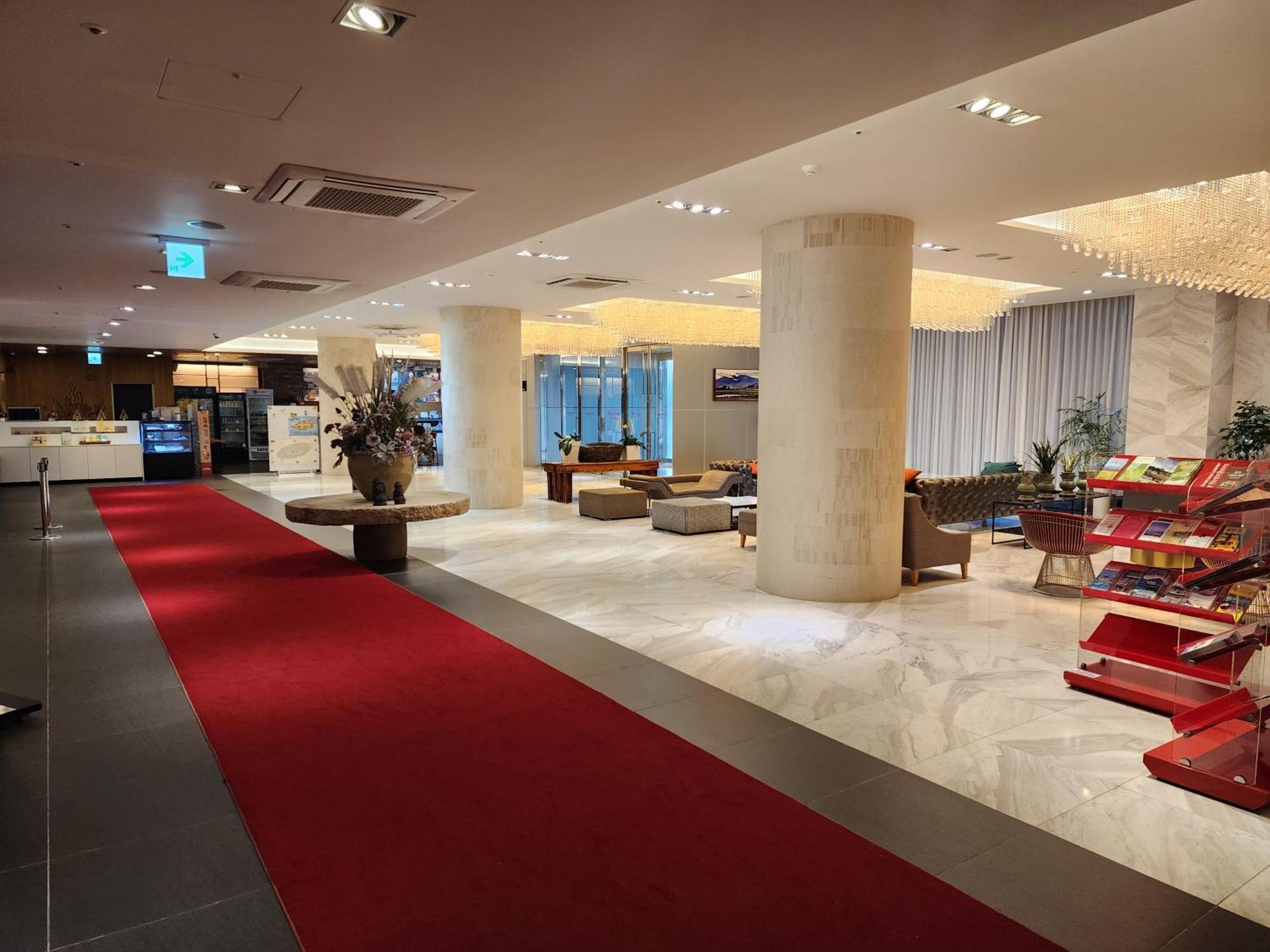 מלון Ramada By Wyndham Jeju Hamdeok מראה חיצוני תמונה