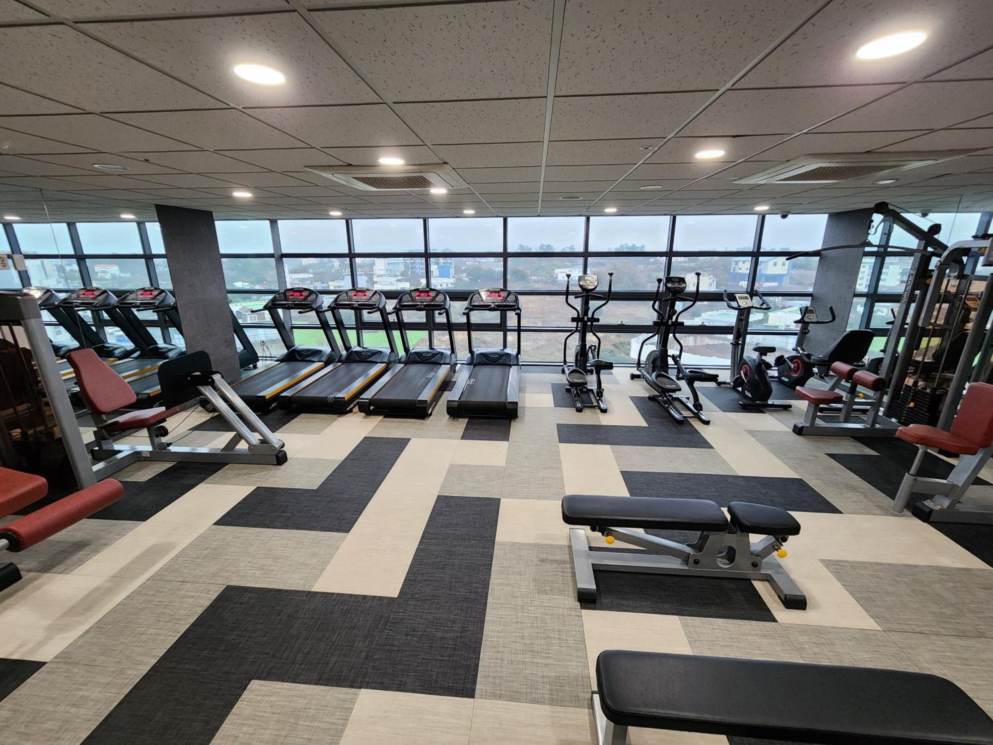 מלון Ramada By Wyndham Jeju Hamdeok מראה חיצוני תמונה