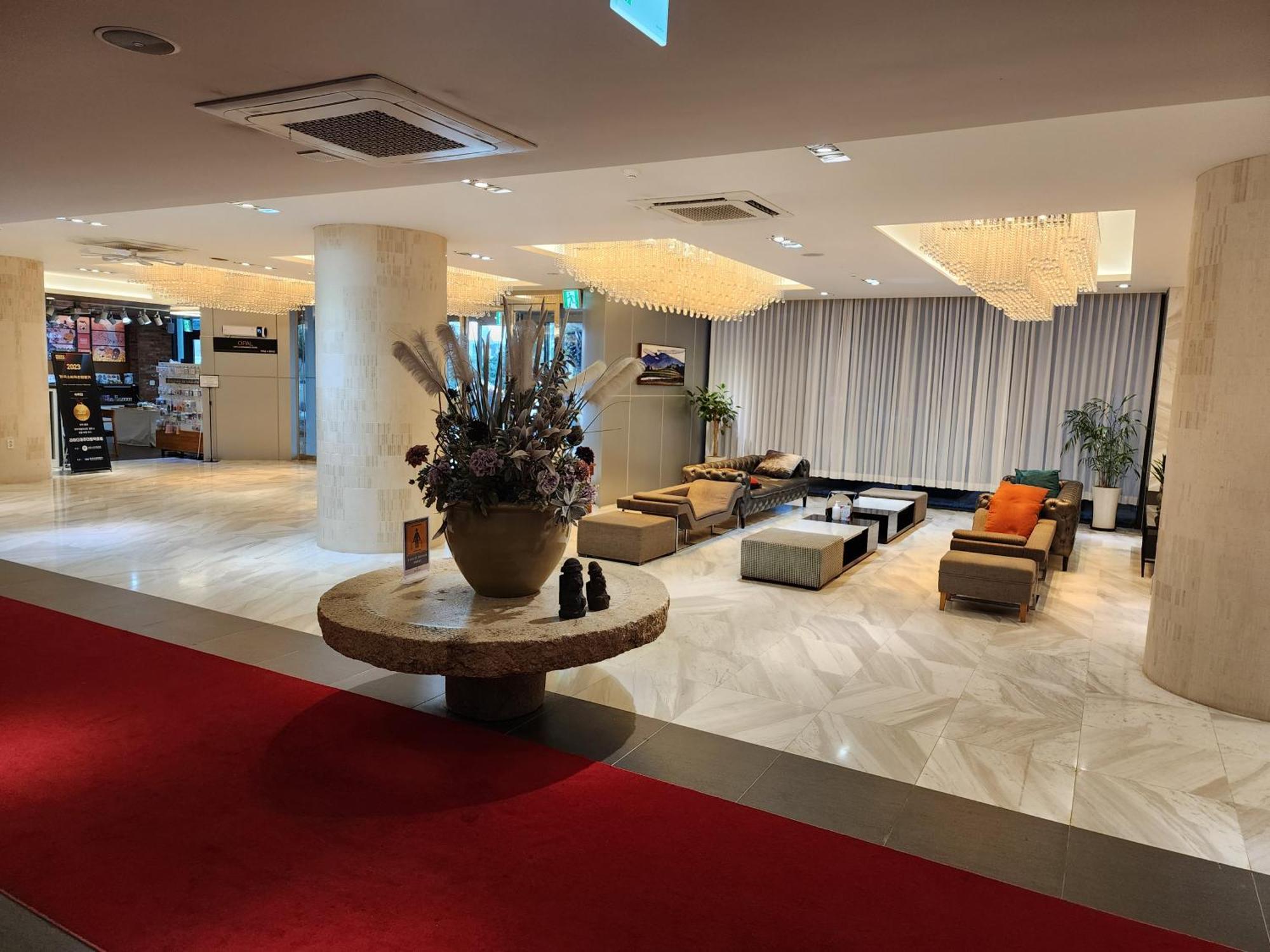 מלון Ramada By Wyndham Jeju Hamdeok מראה חיצוני תמונה