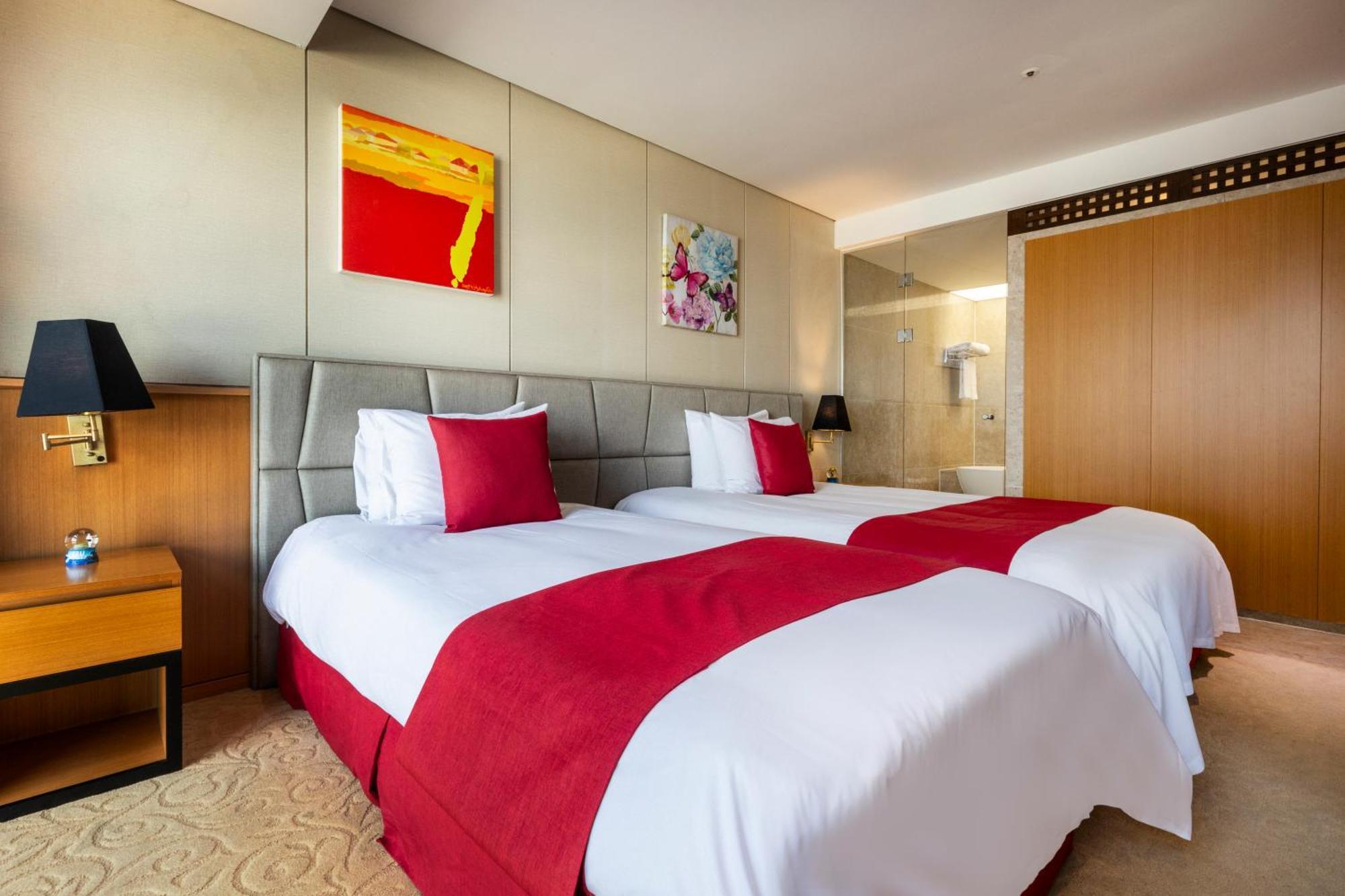 מלון Ramada By Wyndham Jeju Hamdeok מראה חיצוני תמונה