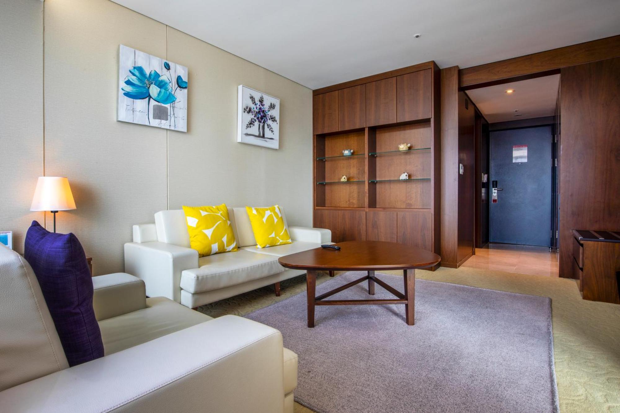 מלון Ramada By Wyndham Jeju Hamdeok מראה חיצוני תמונה