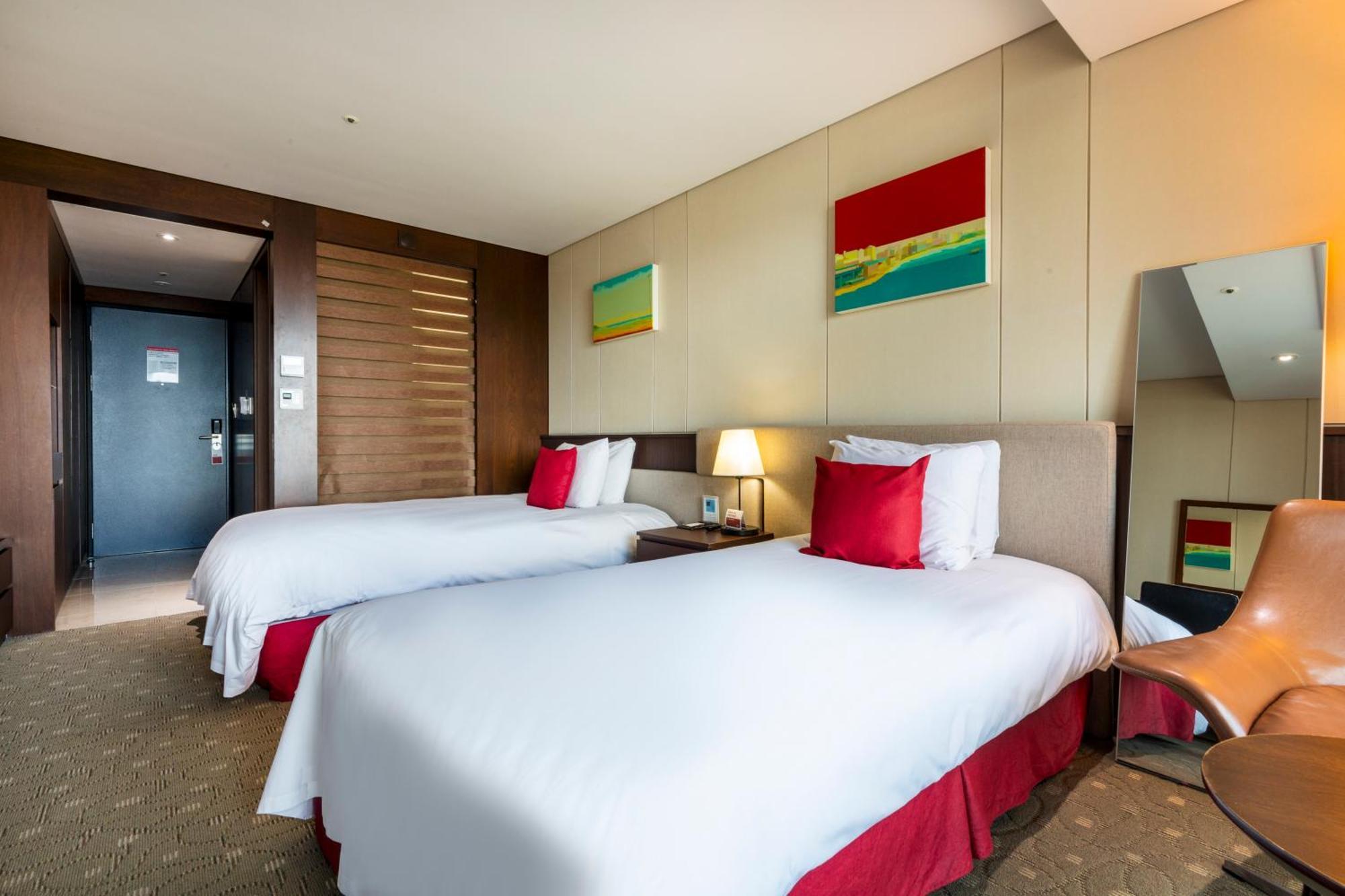 מלון Ramada By Wyndham Jeju Hamdeok מראה חיצוני תמונה