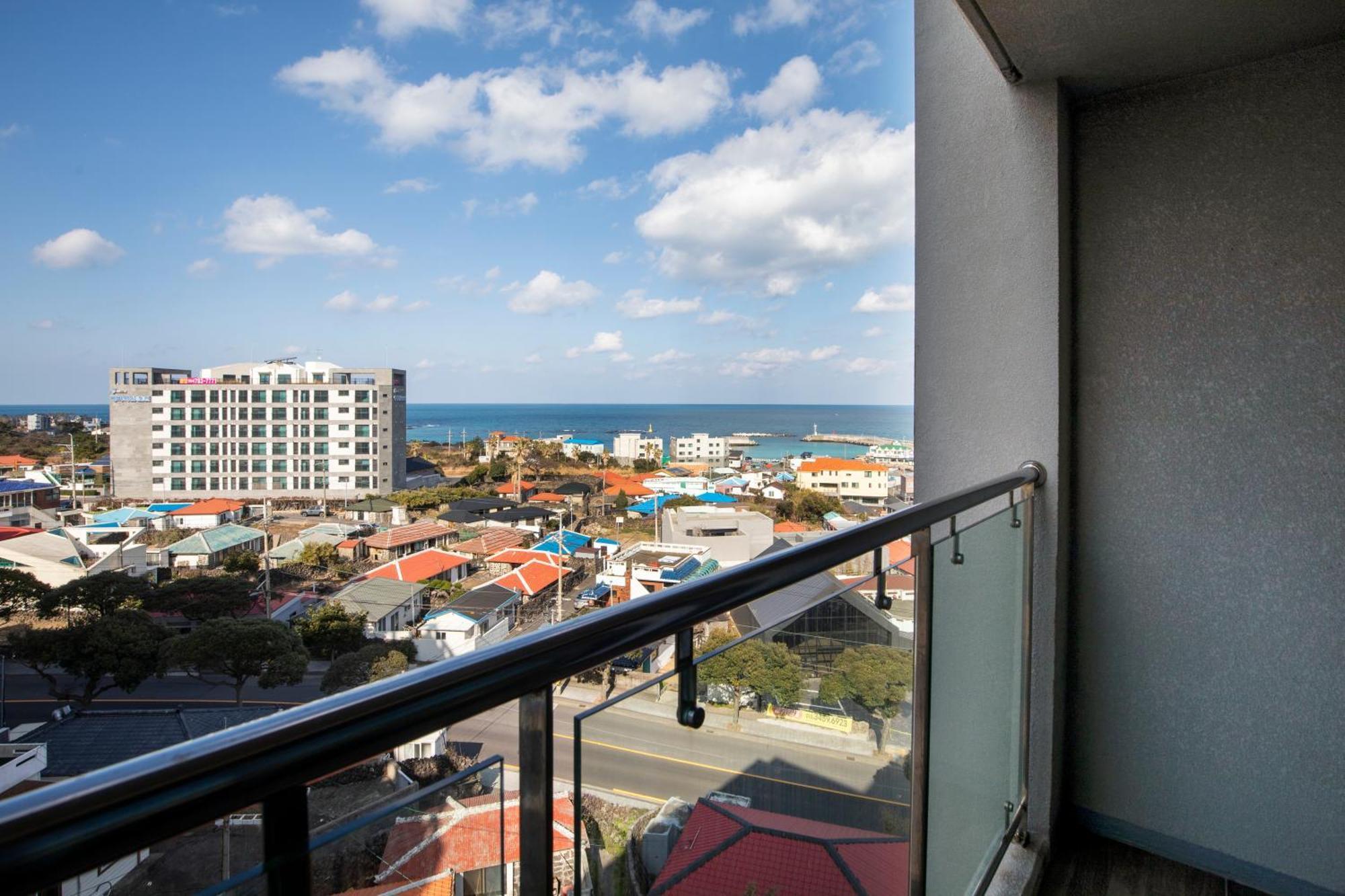 מלון Ramada By Wyndham Jeju Hamdeok מראה חיצוני תמונה