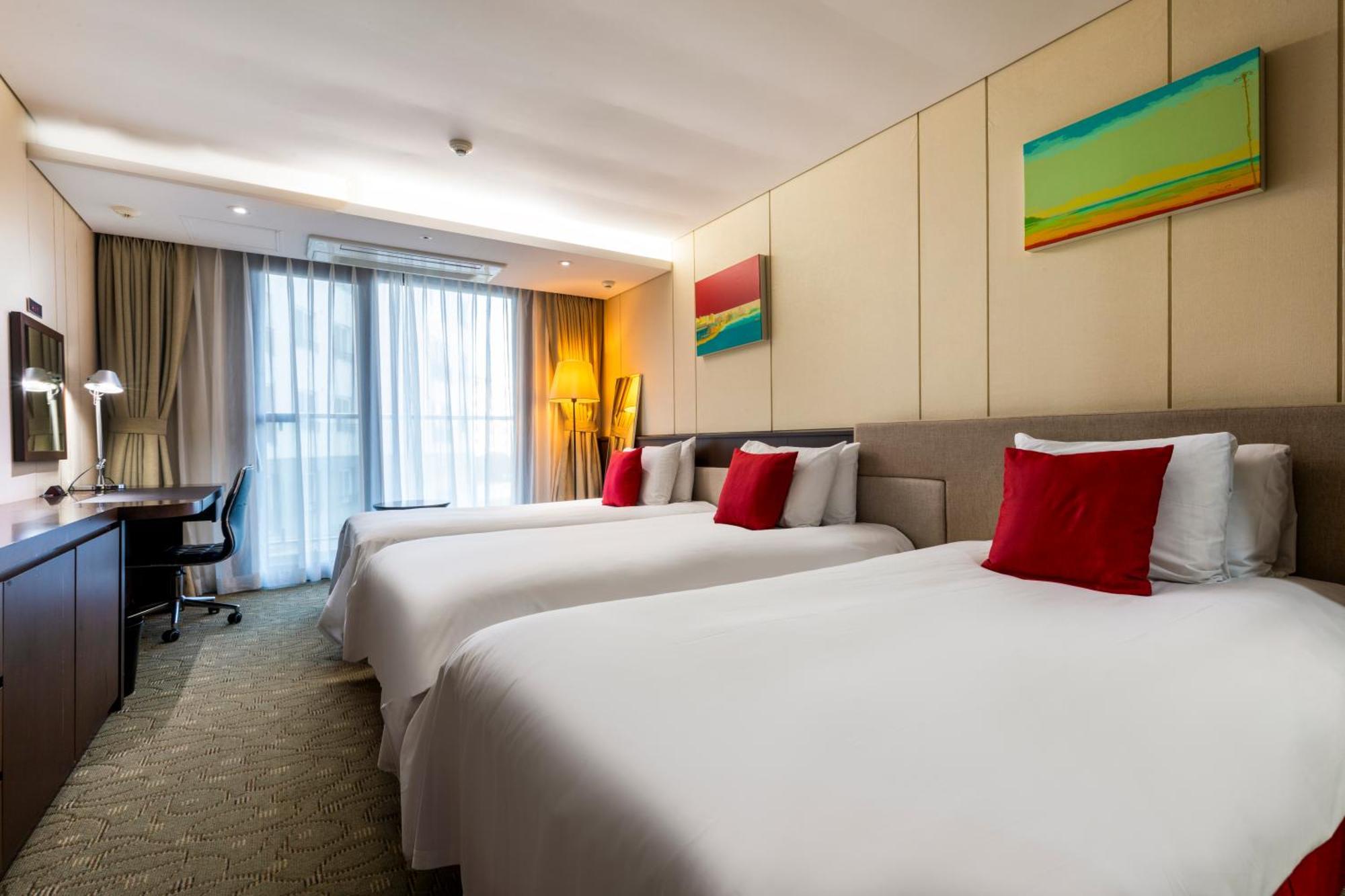 מלון Ramada By Wyndham Jeju Hamdeok מראה חיצוני תמונה