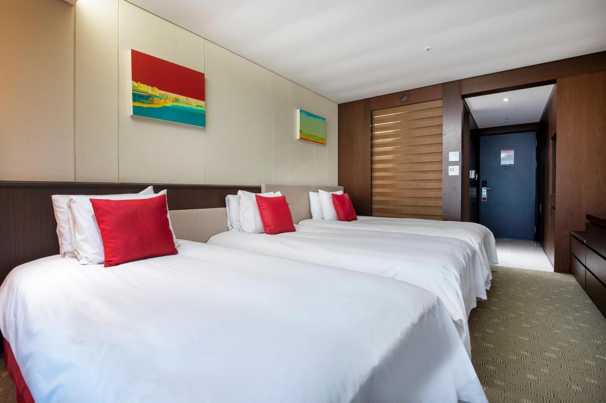 מלון Ramada By Wyndham Jeju Hamdeok מראה חיצוני תמונה